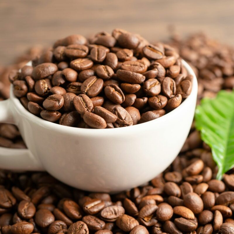 grain-de-café-dans-une-tasse-avec-texte-exportation-pour-import-export-commerce--e1731698763191