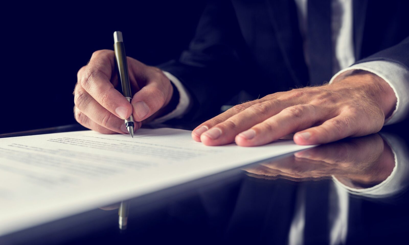 signing-legal-document
